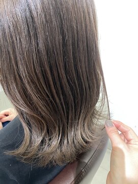 インビテーション(invitation) 裾カラー×ラベンダーグレージュ