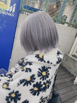 リル 溝の口(LiL) シルバーグレージュ/溝の口/ブリーチ/ダブルカラー/ボブ