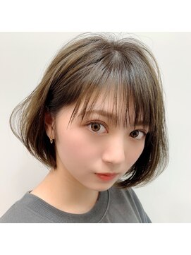 ジエクト ヴィシア(The Ect VIXIA) ボブ女子×内巻きボブ×20代30代ボブスタイル×イヤリングカラー