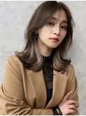 ふんわりミディアムシースルーバングアッシュカラー大人ボブ