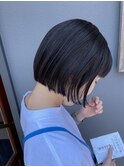 ぱつっとミニボブ×暗髪カラー