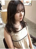 レイヤーカット×グレージュカラー