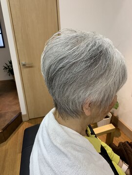 プラヤ(PLAYA) グレイヘアショート