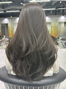 シティ(CITY) オリーブベージュカラー×レイヤーカット　【CHICA】