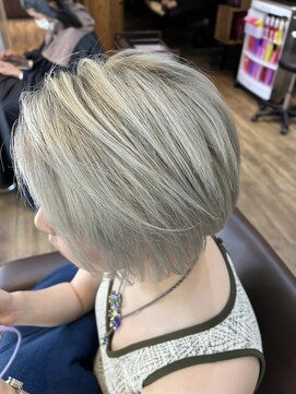 ロダット 横浜(LODAT by little) ショートボブ×グレージュ【LODAT横浜】