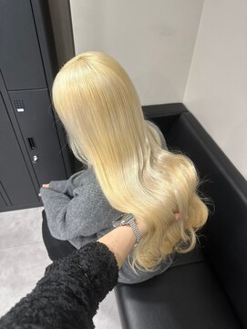 ベレーザ 渋谷(BELEZA) 12214髪質改善ホワイトブロンドホワイトアッシュ艶髪ストレート