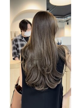 カラ フクオカ(Cara FUKUOKA) オリーブベージュ&レイヤーカット★福岡透明感カラー