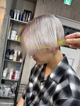 ラフィット 香椎(lafit) ブリーチカラー×シルバー×髪質改善トリートメント