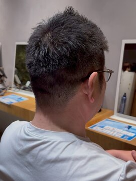 ナチュラル ヘアーデザイニング(Natural hair designing) 大人メンズ/フェードカット/刈り上げショート/好印象ヘア/短髪