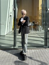 takuya《Instagram:@abrir0412》→複雑履歴からのハイトーン、レイヤーカット、ウルフカットお任せ下さい！