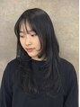 マシェリ バイ ハセ(ma cherie by HASE)&nbsp;毛先まで柔らかく動くロングレイヤーで、抜け感のあるスタイルに
