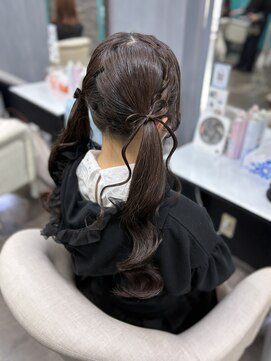 リエラ 新宿(RIERA) 髪の毛リボンツインテール