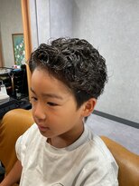 カーロヘアデザイン(Caro hair design)&nbsp;男の子らしさ引き立つキッズツーブロックパーマ