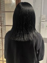 エミス バイ メルト 吉祥寺(emis by melt)&nbsp;【石川絢佳】ミディアムヘア切りっぱなし艶髪暗髪吉祥寺