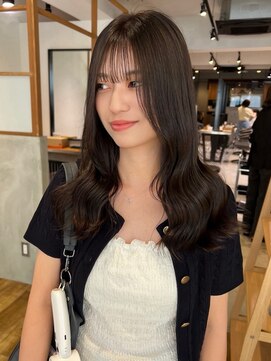 アカラ(acala) レイヤーカット【20代/30代/イルミナカラー/縮毛矯正】
