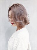 ホワイトパールレイヤーボブ_耳かけウェーブパーマ_ba290722