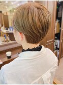くすみベージュ