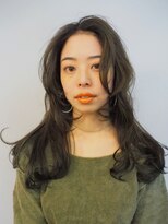 スエシカ(hair&foliage suecica)&nbsp;ロング　レイヤー　センターパートスタイル