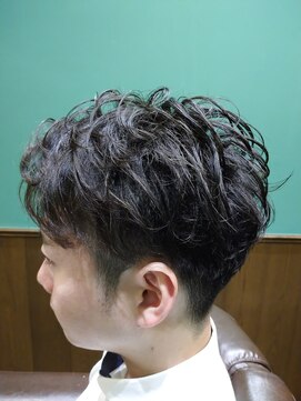 ヒロギンザバーバーショップ 丸の内店(HIRO GINZA BARBER SHOP) ビジネスショート アップバングセクシーパーマ