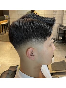 フランクスバーバー アンド ビアークラブ(FRANK'S BARBER and BEER CLUB) 七三スキンミドルフェードF