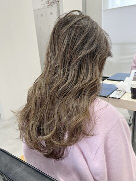 ソヨン 栄店(SOYON) 黒髪/グレーベージュ/レイヤーロング/前髪パーマ/髪質改善