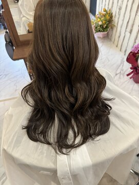 ニーゼロゼロナナ(2007) 大人グレージュ