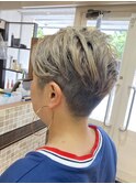 ベージュカラー