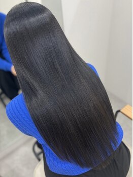 モモ(momo)の写真/髪質改善トリートメントで、思わず触れたくなるような艶と質感に。潤い・艶・手触りの良さを実感ください！