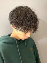 スペインカールスパイキーショートブルーブラックフェザーパーマ