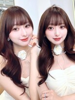 レイリー 原宿 表参道(Rayreee)&nbsp;ゆる巻きロング×ぱっつん前髪韓国風顔まわり