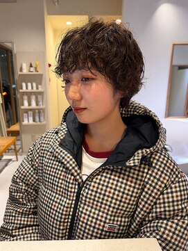 マイン(mine) オリーブベージュカラー　赤み消しカラー　透明感　ナチュラル