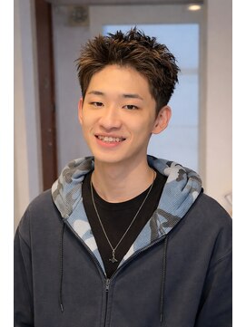 フリーゼアコマキ(FRISEUR) スパイキーショート