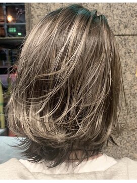 ウィルゴ(VIRGO) 白髪ぼかしハイライト/ミルクティーベージュ/40代50代肩上ボブ