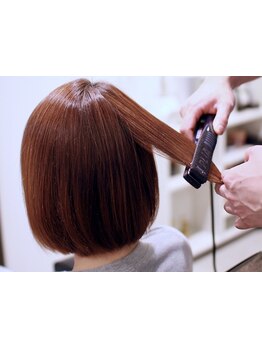 丁寧な施術で憧れのサラ艶美髪へ…自然な柔らかさで思わず触りたくなる理想のうる艶ストレートが手に入る♪