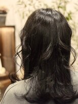 ル リール アンド コー(Le rire co)&nbsp;思わず触れたくなる艶髪ネイビーブラック