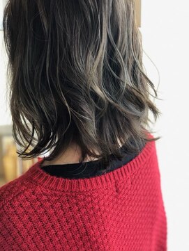 スーパーカット 元町店(SUPER CUT) ツヤツヤ　オリーブカラー