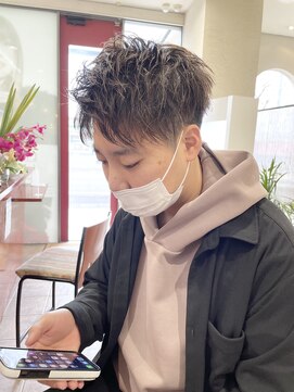 ラドンナアデッソ(LA.DONNA ADDESSO) ゆるめツイストアップバング