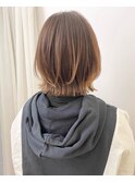 外はねボブ　ボブルフ　アッシュベージュ くびれヘア