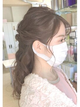 マニス(manis) ふわふわハーフアップ×ミルクティーグレージュ