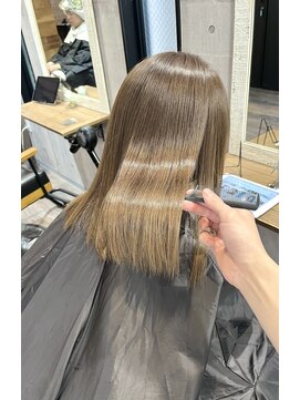 ハグ 横浜(HUG) 天使の艶カラーで透明感グレージュ