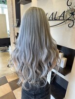 ヘアーメイク ララ(HAIR MAKE LALA)&nbsp;ホワイトシルバーカラー　ロングヘア