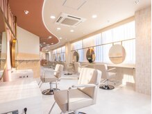 エイト アンバー 天神今泉店(EIGHT amber)の雰囲気（広々とした清潔感ある店内☆天神/髪質改善/tokio/イルミナカラー）