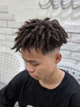 ヘアーグランデシーク(Hair Grande Seeek) スパイキーショートアフロ針金パーマ特殊パーマメンズパーマ