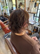 ロウスリー(Lowsly) くしゃっとラフなボブパーマ×ペールピンクインナーカラー