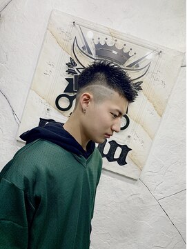 モウ(mow) お洒落ボウズフェードスタイル＋ライン