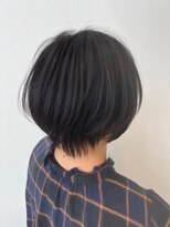 セラ(SERA)&nbsp;大人可愛い前下がりひし形小顔ボブくびれショート