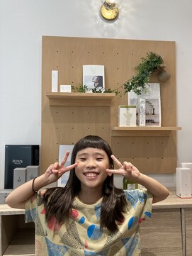 ベース(BASE) ぱっつんオン眉スタイル