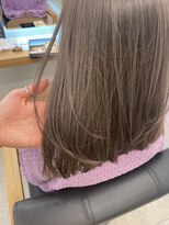 リュクスバトーバイトリコ 船橋南口店(Luxe BATEAU by tricot) Raw cut Medium × smoky beige