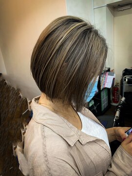 ライフ 忍ケ丘店(Lyfe) ブラウンボブ_ショコラアッシュヘルシースタイル_298
