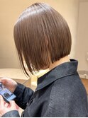 切りっぱなしボブミルクティーベージュカラーショートボブ横浜